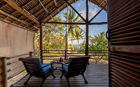 Pole Pole Bungalows  5*